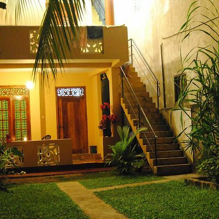 Kumara Guest House Unawatuna Esterno foto