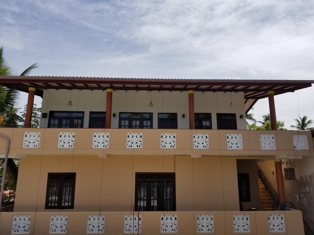 Kumara Guest House Unawatuna Esterno foto