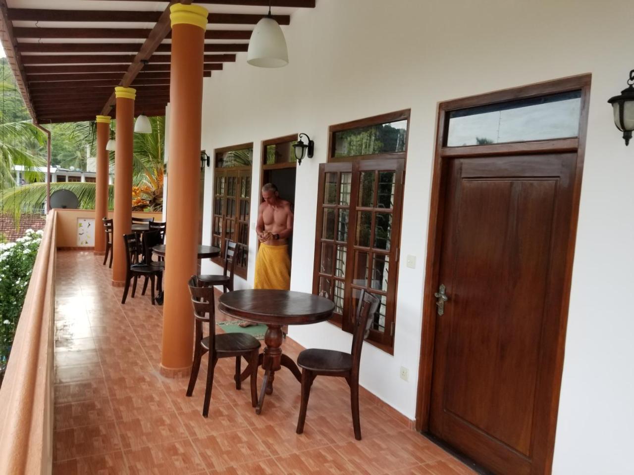 Kumara Guest House Unawatuna Esterno foto